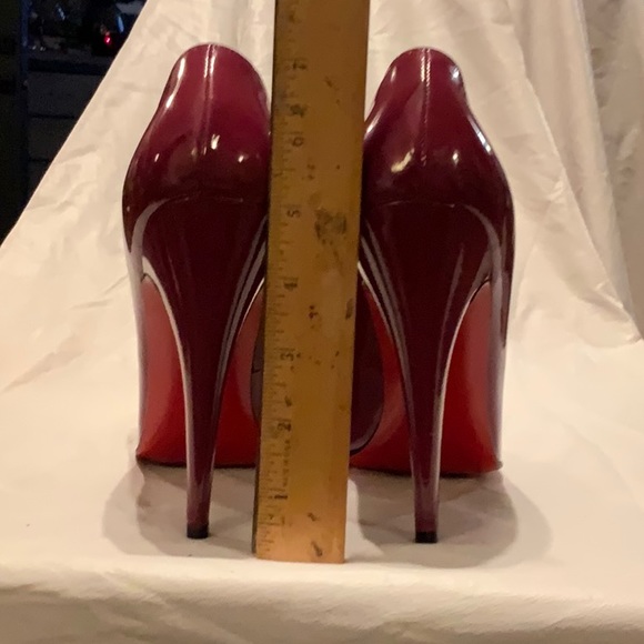 Maroon/ dark pink heels - Picture 6 of 7